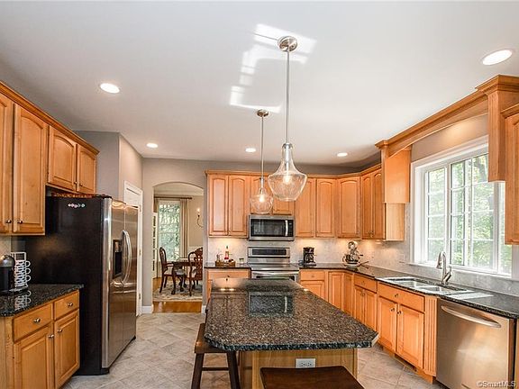 5th image of 152 Long Wharf Dr