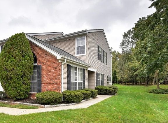 2nd image of 163 Grantham Dr