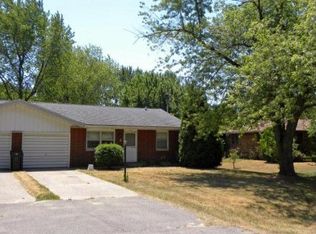 1732 Clearwood Dr, Stevensville, MI 49127