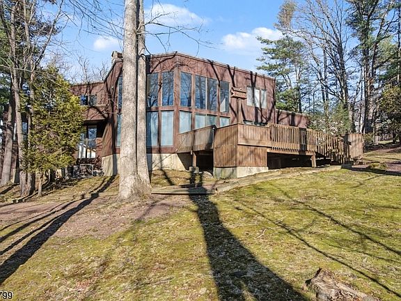 5th image of 115 Hill Hollow Rd