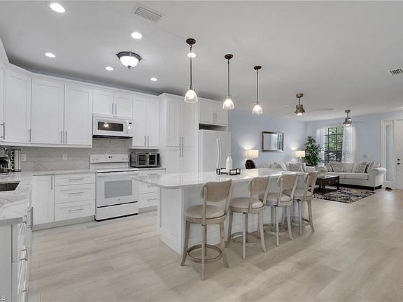 3rd image of 15068 Summit Place CIR #225