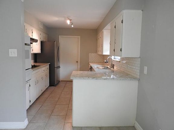 4th image of 5522 Fontenelle Dr