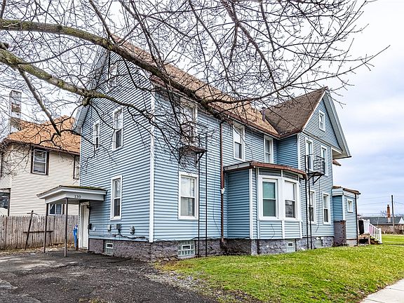 2nd image of 122 Ambrose St