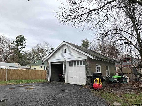 2nd image of 165 Cottage Ave