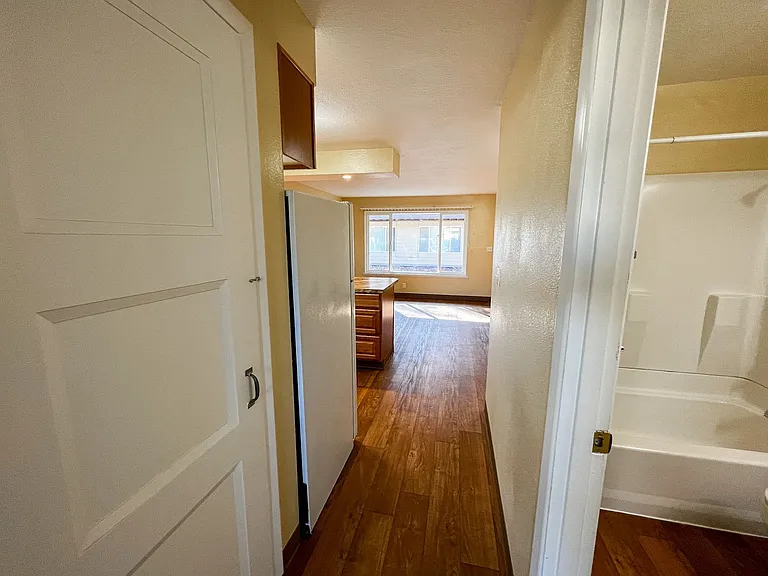 2855 Front 2865 St NE — Photo 10