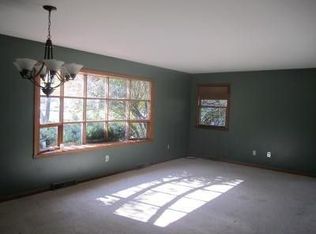 134 Locust St, Oswego, IL 60543