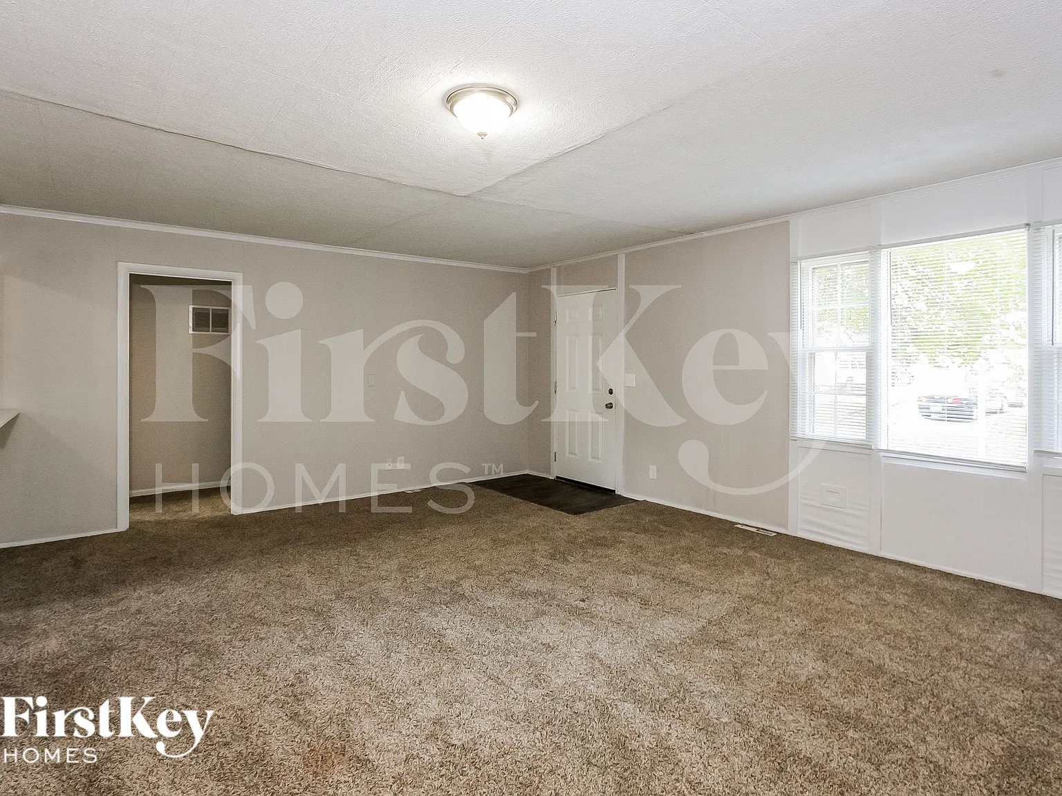 4 bed, 1.5 bath, 1056 sqft, $1,935 — Photo 3