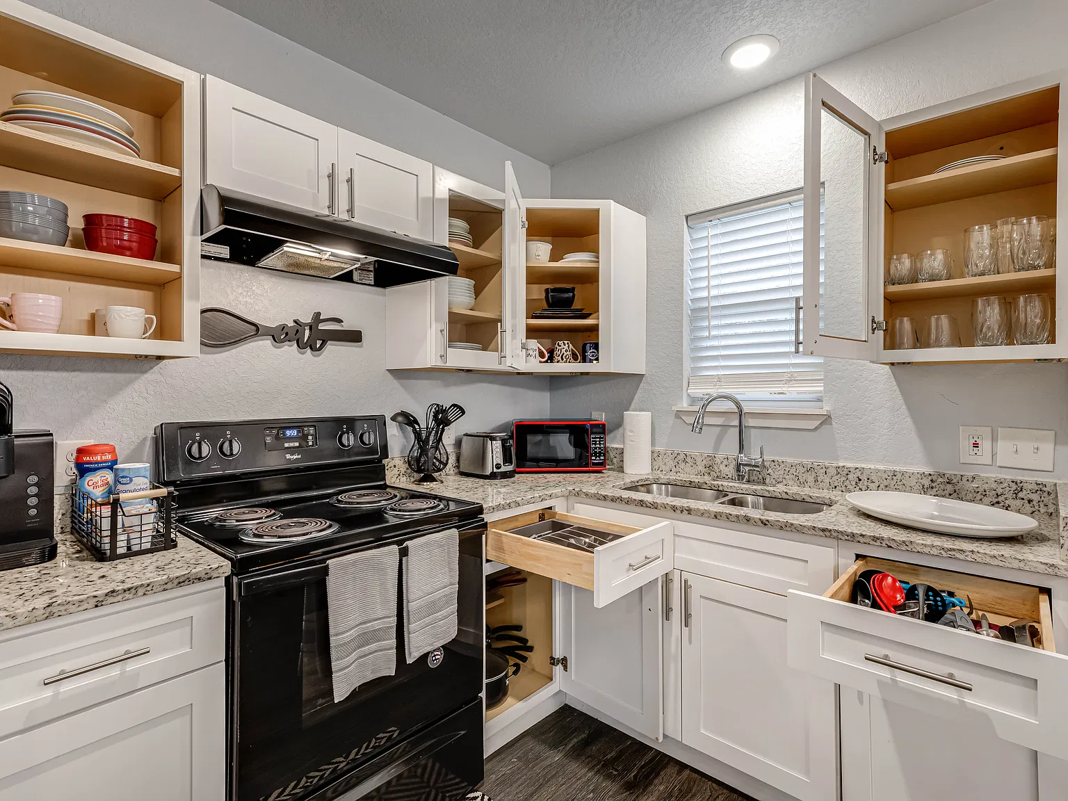3 bed, 1248 sqft, $1,200 — Photo 2
