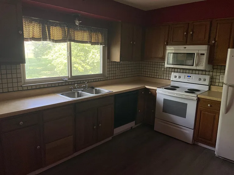 7008 Northern Dr — Photo 8