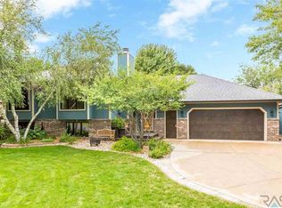 2713 S Harvey Dunn Dr, Sioux Falls, SD 57103