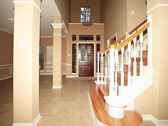 3rd image of 18218 Knotty Green Dr