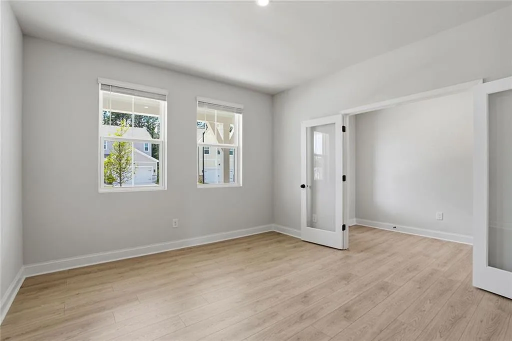4 bed, 2.5 bath, 2223 sqft, $2,800 — Photo 4