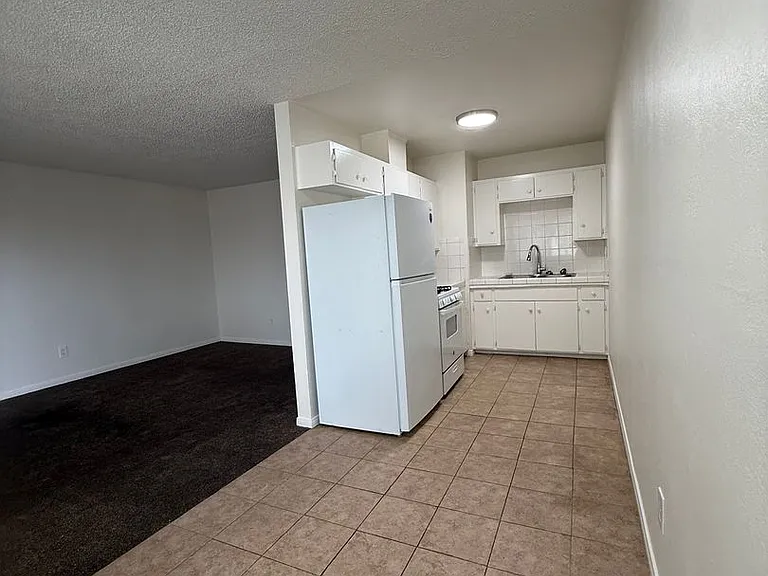 4170 52nd St — Photo 23