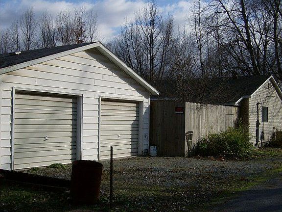 2 Car Detached Garage
