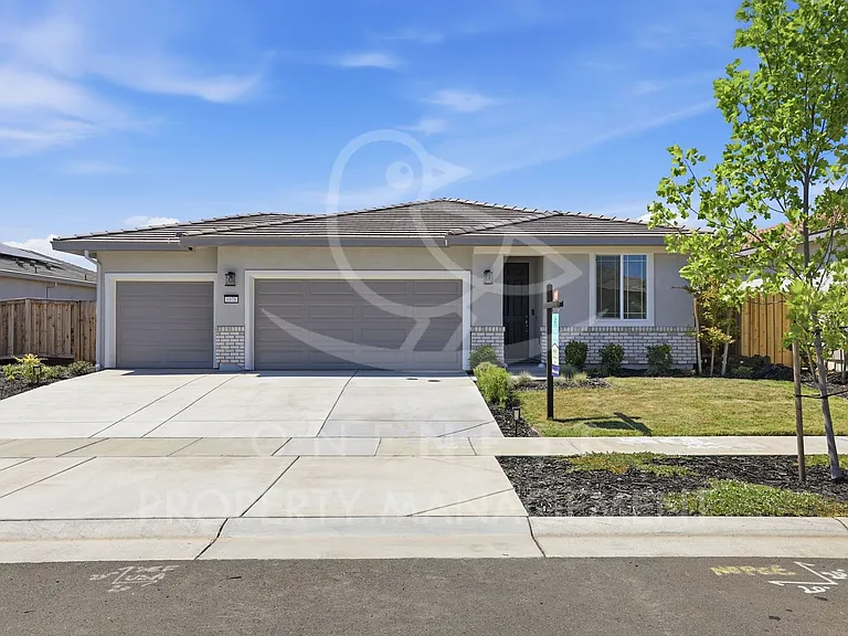 1078 Camomile Dr — Photo 2