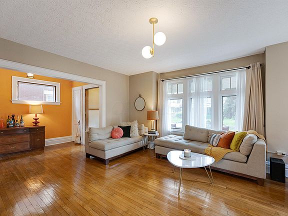 3rd image of 1846 Oak St