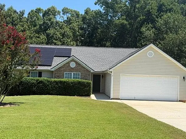 1439 Princeton Dr, Statham, GA 30666