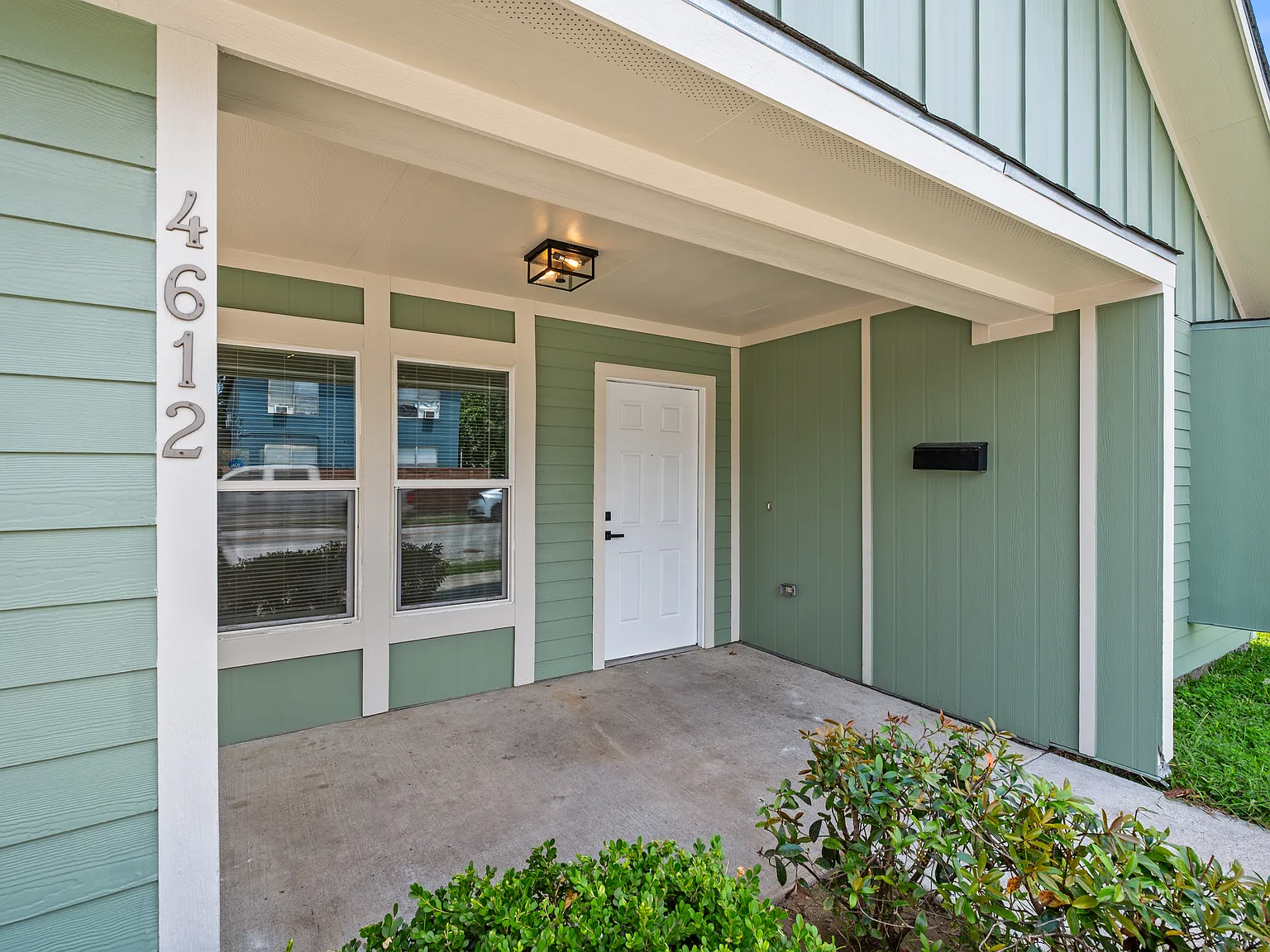4612 Market St — Photo 2