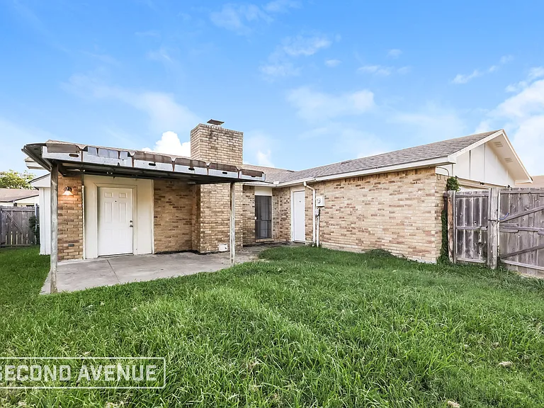 7525 Ashcrest Ln — Photo 23