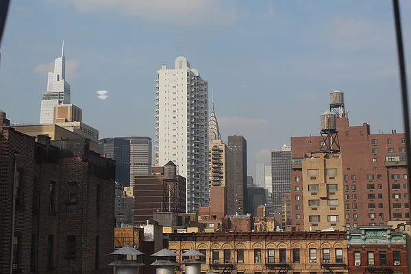 Rented by Vertical Real Estate LLC | media 2