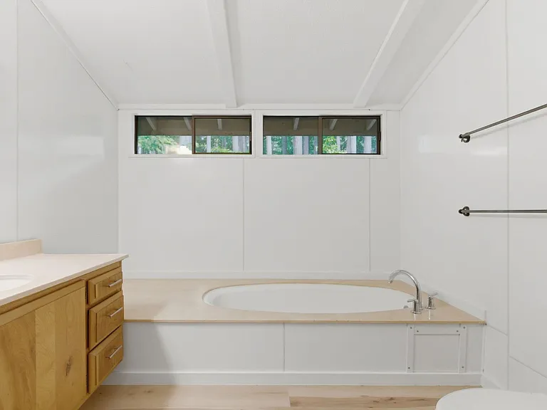 11944 Miller Rd NE — Photo 23