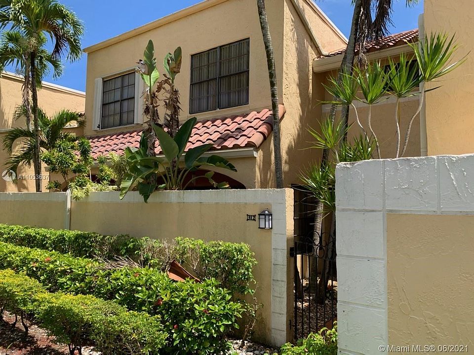 1st image of 20903 Leeward Ct APT 312-1