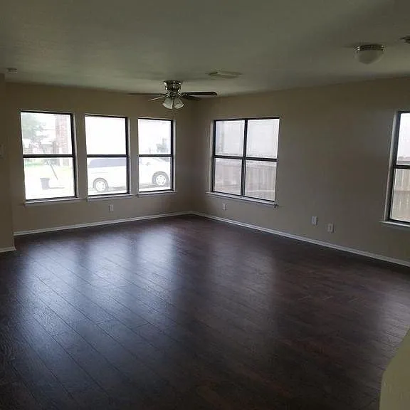 7902 Oval Mdws — Photo 10