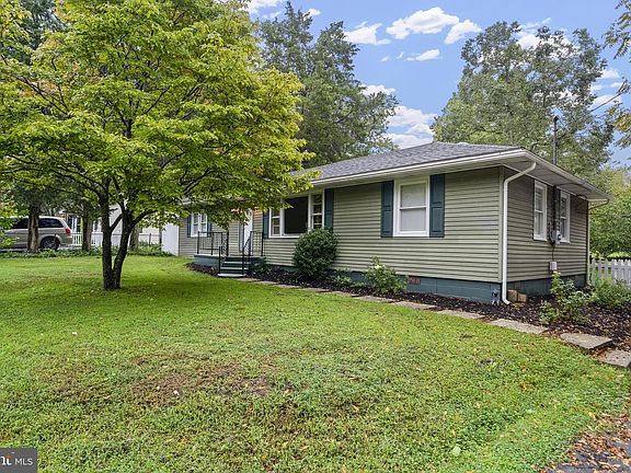3rd image of 45767 Rose Ln
