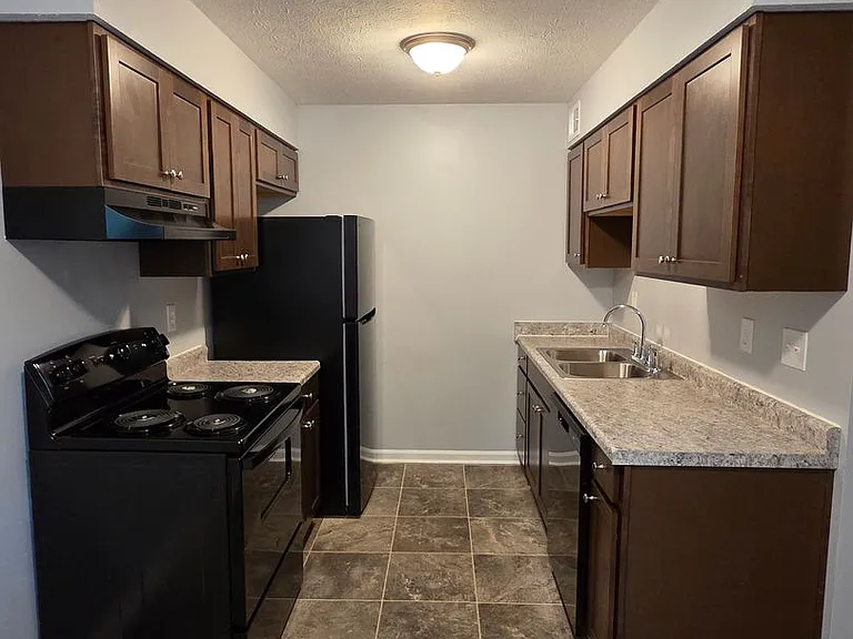 1590 Illinois Rd — Photo 5