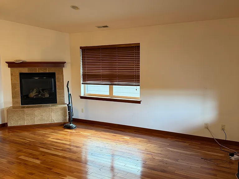 1238 Meagher Ave — Photo 4