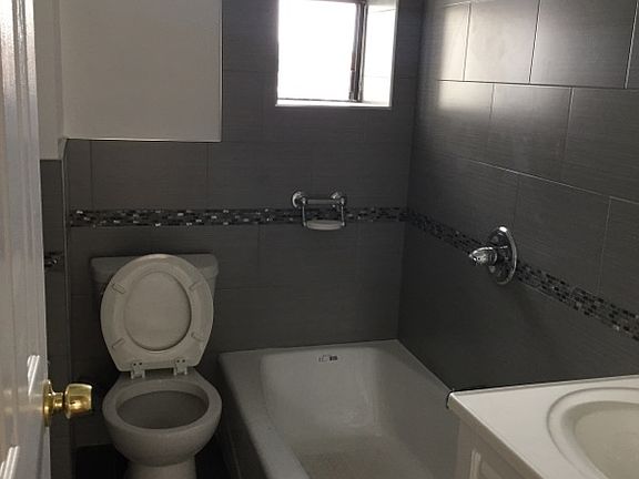 3rd image of 3416 41st St #3F