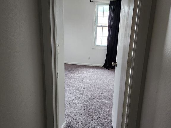 4th image of 2244 Rockspring Rd #3