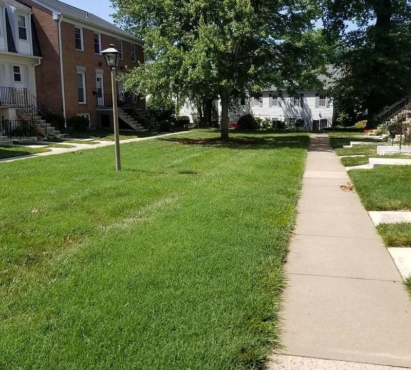 1st image of 98 Leeds Ct