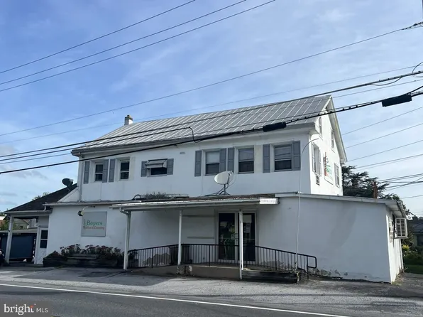 1104 Old Airport Rd, Douglassville, PA 19518