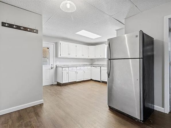 1504 Main St