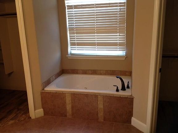 4th image of 49 Littrell Dr