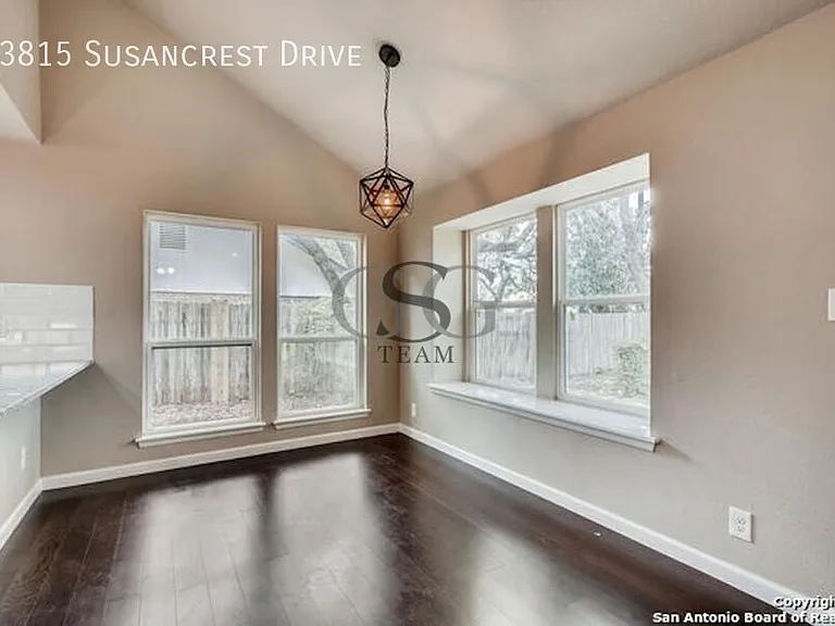 13815 Susancrest Dr — Photo 11