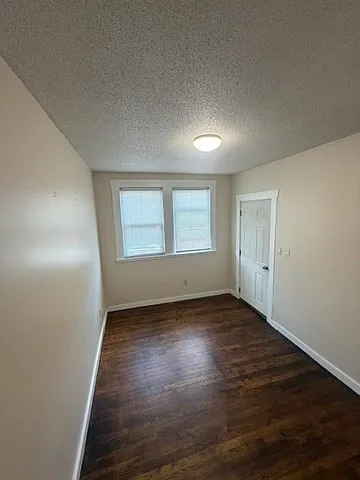 2 bed, 1.0 bath, 800 sqft, $1,500 — Photo 2