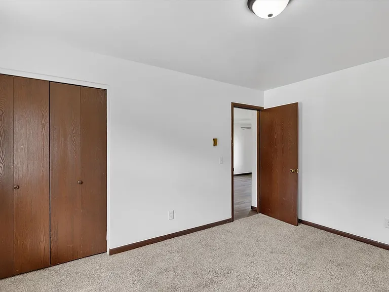 Sun Meadows Apartments — Photo 24