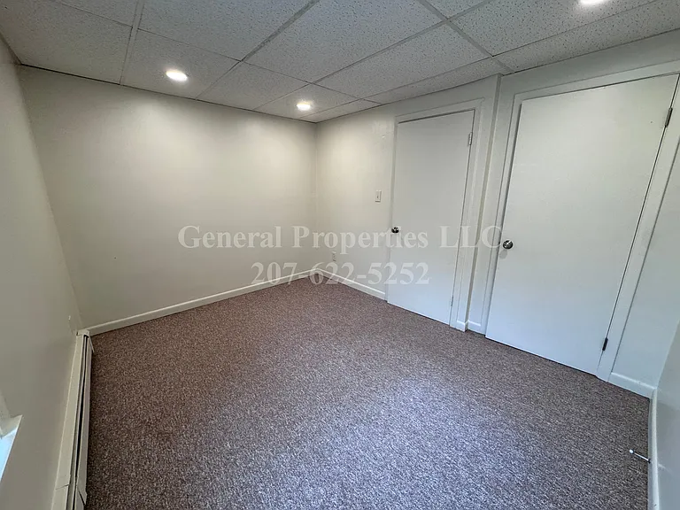 584 Riverside Dr — Photo 17