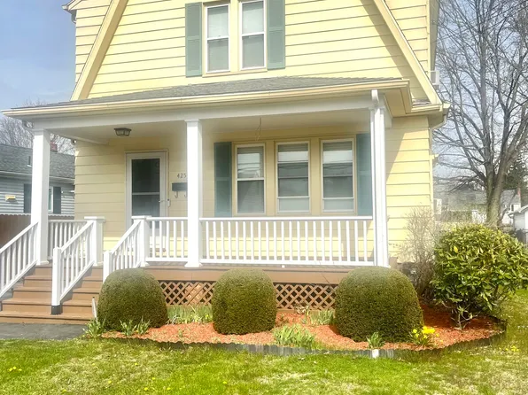 425 Circular Avenue, Hamden, CT 06514