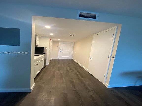 4th image of 5709 Sunset Dr #5709