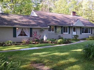 9067 Forest Ln, Chesterland, OH 44026