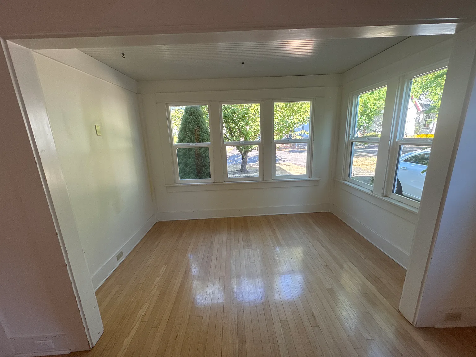 4 bed, 2391 sqft, $3,995 — Photo 4