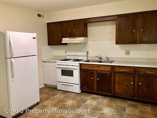 2nd image of 2104 E Empire St APT 06