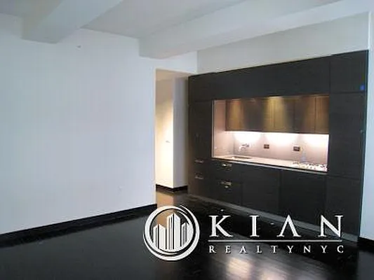 Rented by Kian Realty | media 16