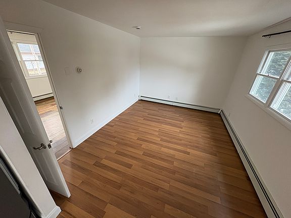 4th image of 305 Smithtown Blvd APT 4