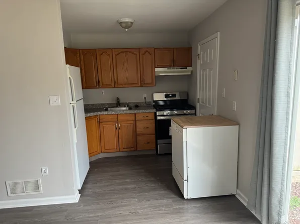 19 Nathan Hale Ct, Newark, DE 19711