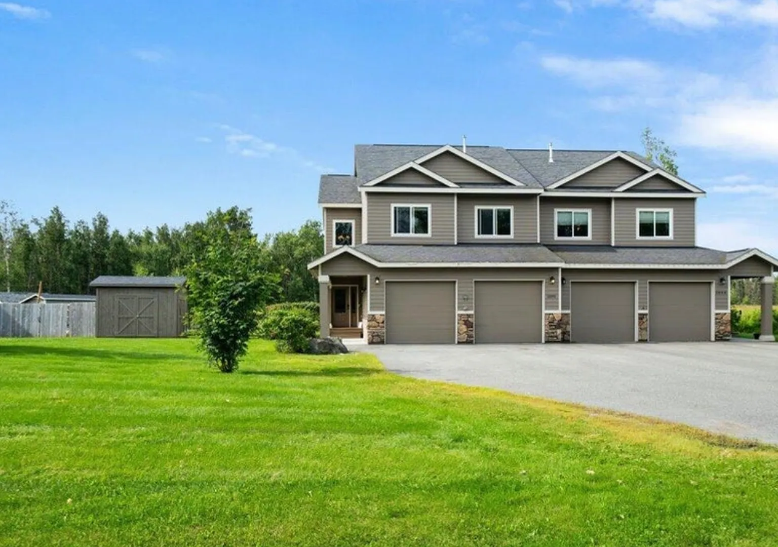 Luxury Wasilla Lake living at it's finest complete with private dock and fenced in back yard! Ava... — Photo 1