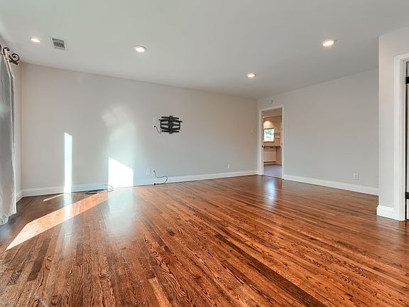4th image of 11130 Lanewood Cir